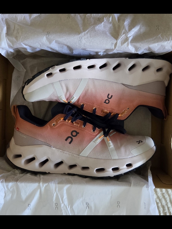 On Running Shoes - Womens On Running Cloudsurfer Trail Waterproof size 7.5